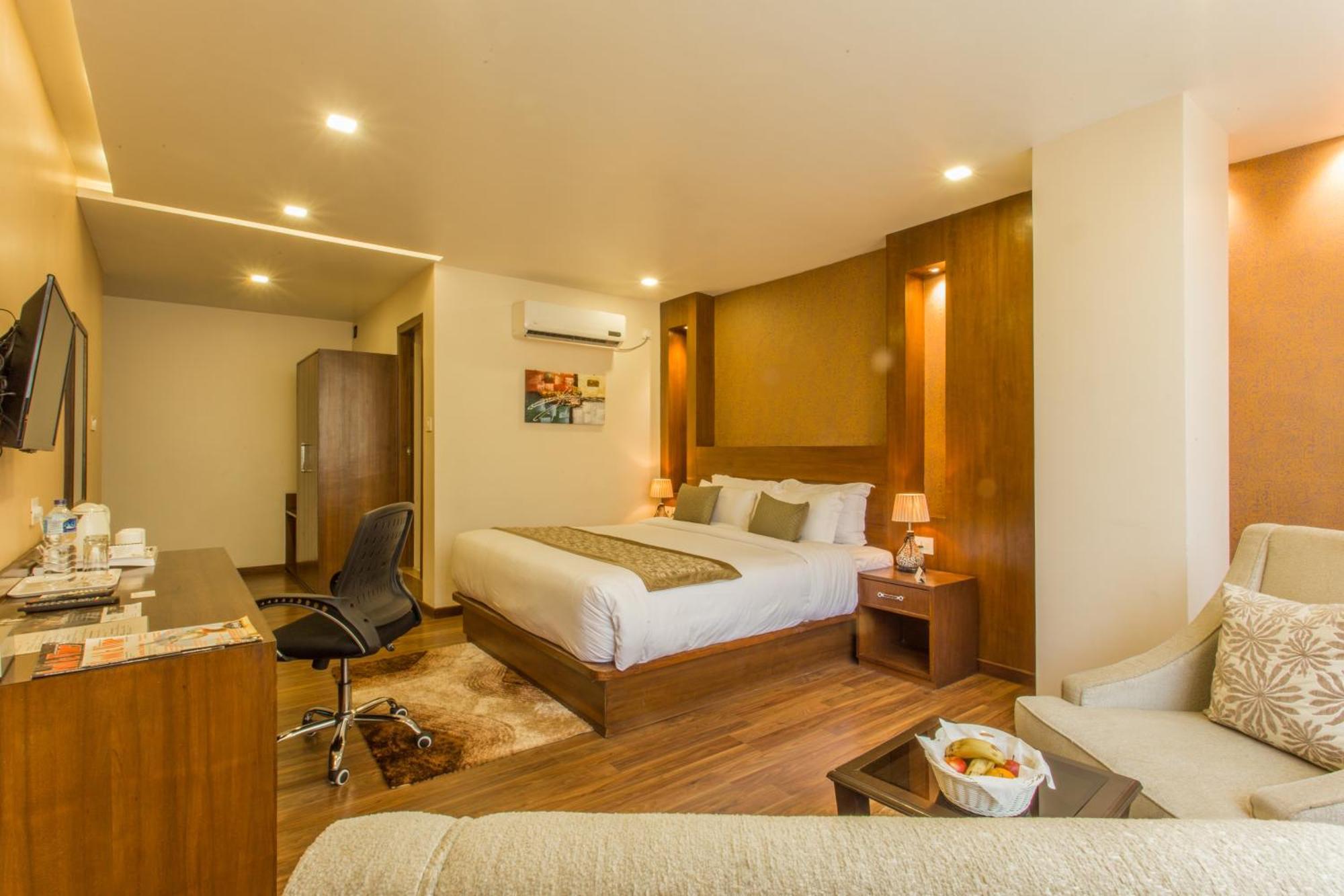 Yatri Suites&Spa Kathmandu Bagian luar foto