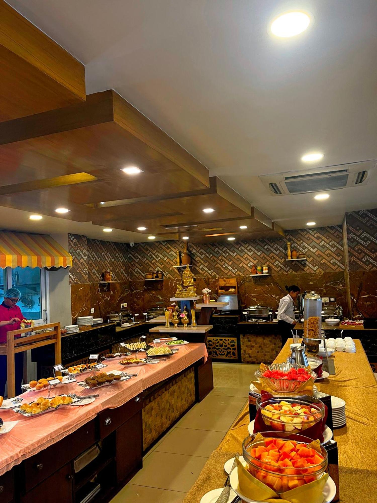 Yatri Suites&Spa Kathmandu Bagian luar foto