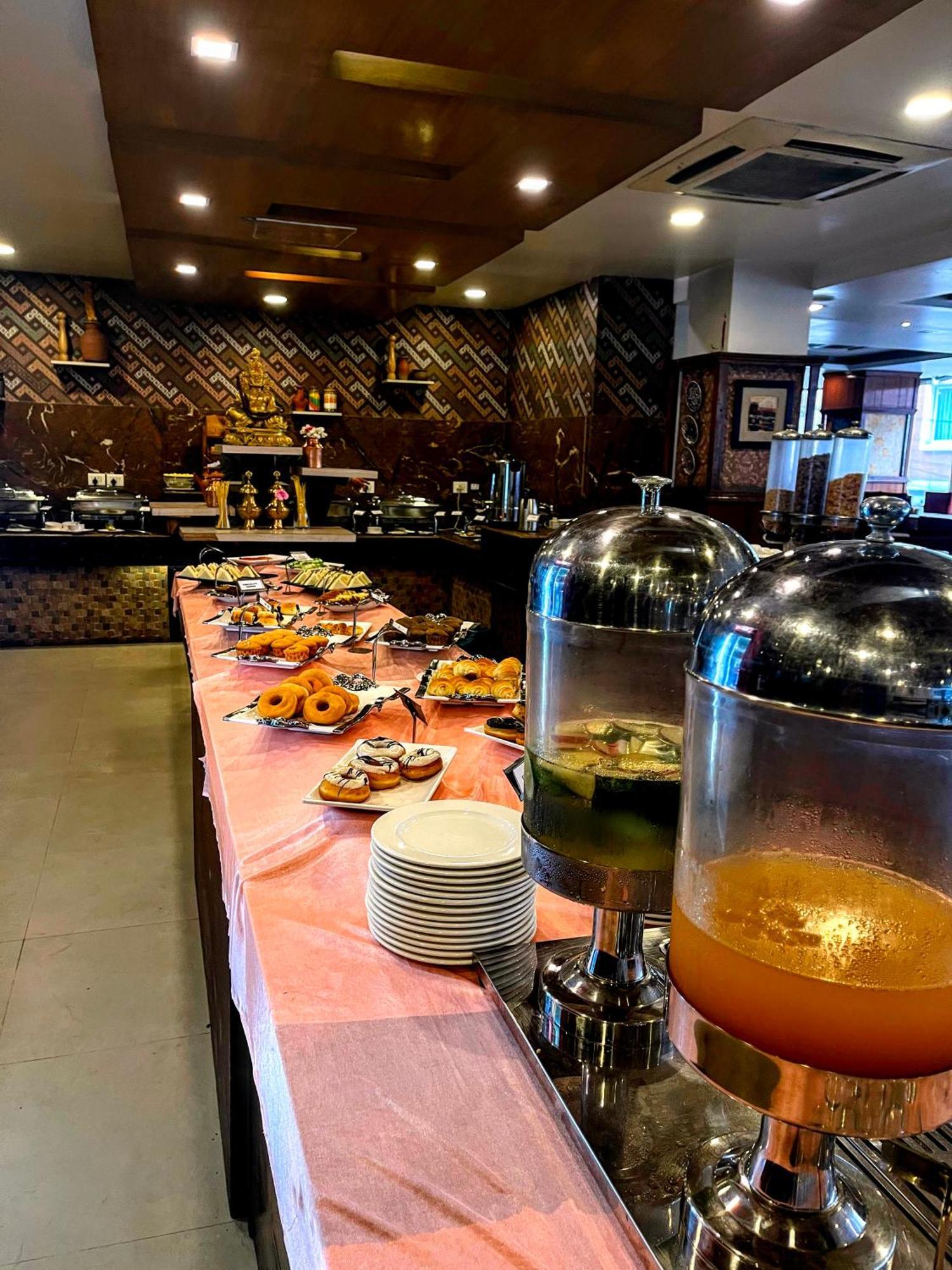 Yatri Suites&Spa Kathmandu Bagian luar foto