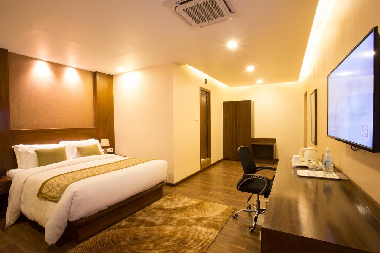 Yatri Suites&Spa Kathmandu Bagian luar foto