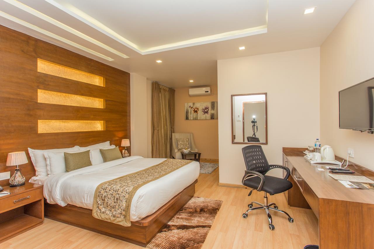 Yatri Suites&Spa Kathmandu Bagian luar foto