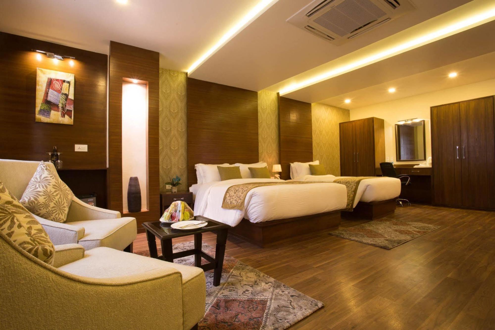 Yatri Suites&Spa Kathmandu Bagian luar foto